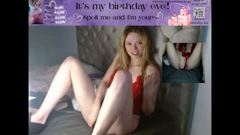 pixiehole4u online show from December 1, 2025, 2:11 pm