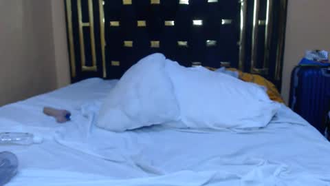 Snapshot of pixietease1 chatting on March 29, 2026, 5:40 am pixietease1 online show from March 29, 2026, 5:40 am