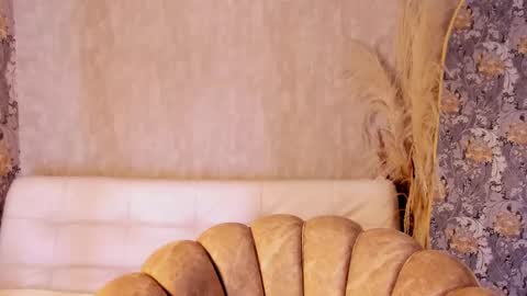 cris online show from November 4, 2025, 4:06 pm