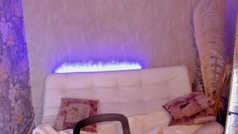 cris online show from November 24, 2025, 3:28 am