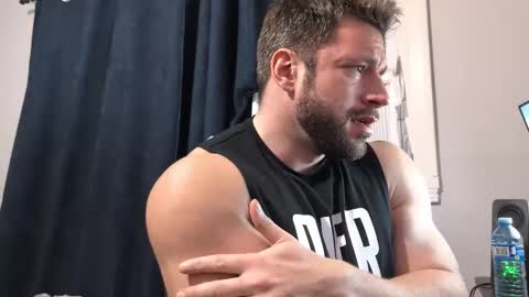 pizza_biceps online show from January 8, 2026, 3:53 am