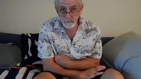 Snapshot of pjdaddjo775 chatting on September 19, 2025, 4:18 pm pjdaddjo775 online show from September 19, 2025, 4:18 pm