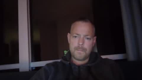 Snapshot of platugle chatting on November 5, 2025, 9:48 pm platugle online show from November 5, 2025, 9:48 pm