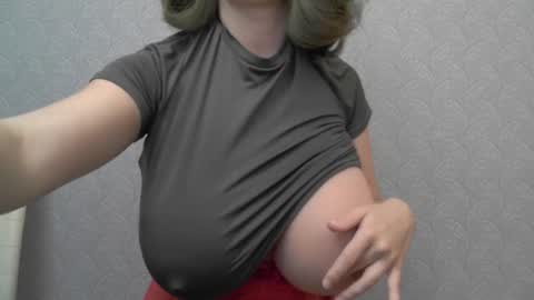 Snapshot of playful_goldie chatting on September 20, 2025, 4:41 pm Goldie online show from September 20, 2025, 4:41 pm