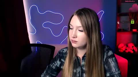 Sophie online show from October 12, 2025, 11:42 am