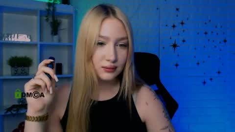 Sophie online show from May 26, 2026, 7:21 pm