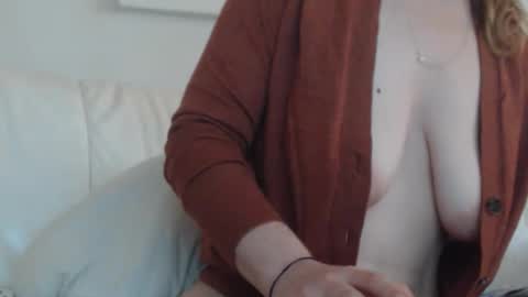 Snapshot of playfulsamira chatting on September 30, 2025, 9:36 am PlayfulSamira online show from September 30, 2025, 9:36 am