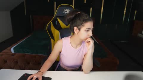 Lana online show from March 31, 2026, 10:26 am