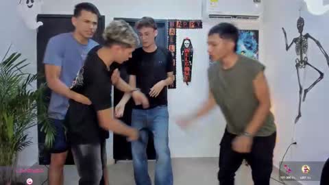   online show from October 12, 2025, 11:15 pm