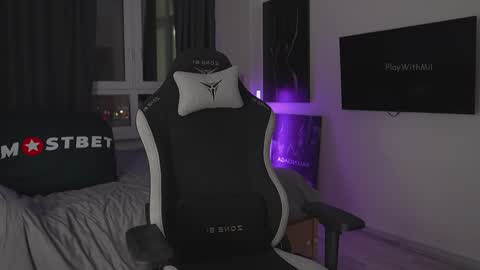 Snapshot of playwithmil chatting on December 20, 2024, 2:27 pm 21 y.o Mila online show from December 20, 2024, 2:27 pm