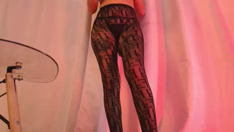 JUAN AND JULI online show from October 25, 2025, 10:15 pm