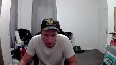 plkrisztian online show from October 8, 2025, 7:39 am