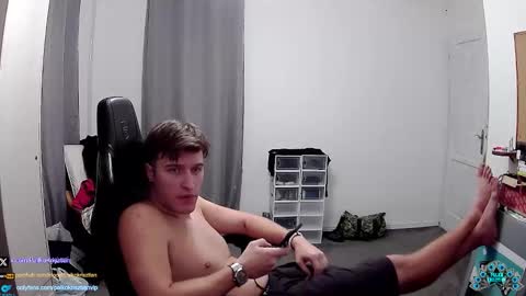 plkrisztian online show from November 18, 2025, 4:33 pm