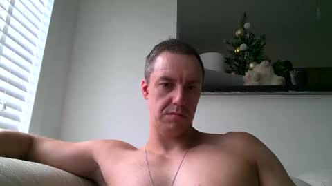 Snapshot of ploki2000 chatting on December 21, 2025, 12:12 pm Kevin online show from December 21, 2025, 12:12 pm