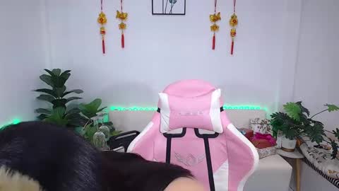 Ploysai online show from January 29, 2025, 12:45 pm