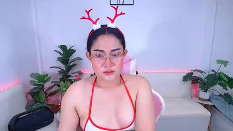 Ploysai online show from October 30, 2025, 2:07 pm