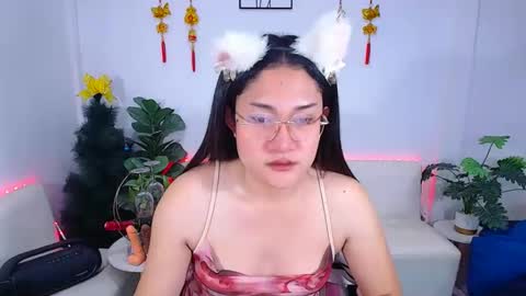 Ploysai online show from May 3, 2026, 2:45 pm