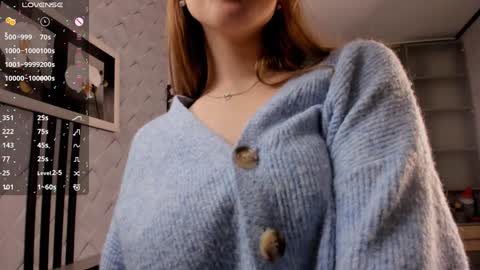 Snapshot of pluf_pluf chatting on January 4, 2025, 1:10 am HiI am Vivian online show from January 4, 2025, 1:10 am