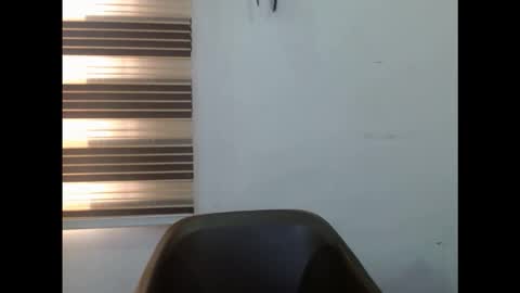 plumnjuicyx online show from December 19, 2025, 12:12 pm