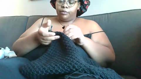 Plushbunny420 online show from December 14, 2024, 6:09 pm