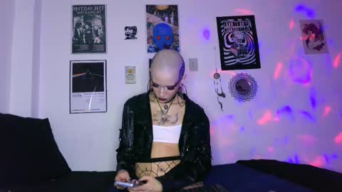    online show from November 18, 2025, 11:37 pm