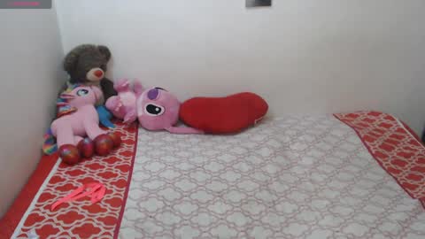 Snapshot of pocahontas_princess__ chatting on May 7, 2026, 5:40 pm Pocahontas online show from May 7, 2026, 5:40 pm