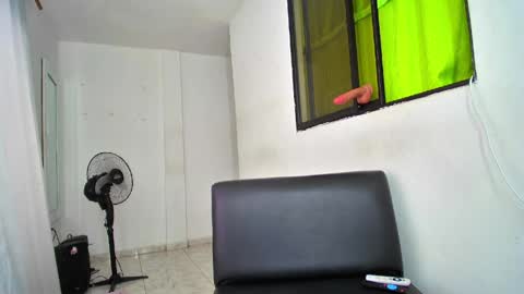 Snapshot of pocahontas_prinsce chatting on April 19, 2026, 6:10 pm Nikole online show from April 19, 2026, 6:10 pm