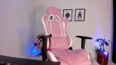 Jasmine online show from November 19, 2025, 2:55 am