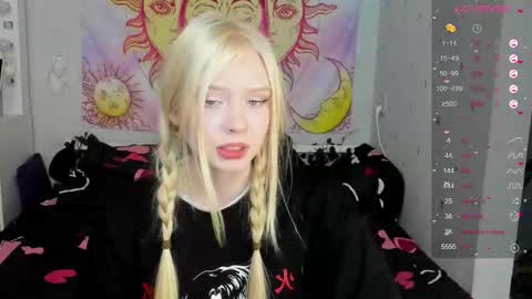 Snapshot of pocet_barbie chatting on September 23, 2025, 1:14 pm Mary online show from September 23, 2025, 1:14 pm