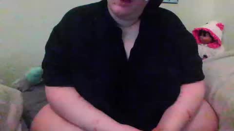 Snapshot of poetrytheseller chatting on October 18, 2025, 3:24 pm Poetry online show from October 18, 2025, 3:24 pm