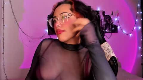 Willow                      Hours 12pm to 630pm Colombian time FRIDAY AND SUNDAY FREE DAYS online show from November 5, 2025, 5:24 pm