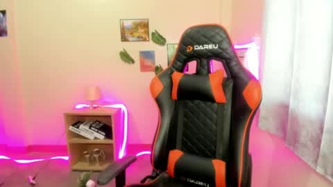 Snapshot of poisy_ivy chatting on November 6, 2025, 4:57 am poisy_ivy online show from November 6, 2025, 4:57 am