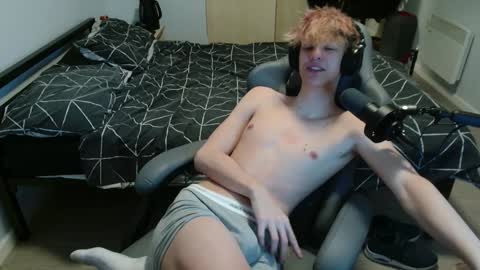 Snapshot of polarny05 chatting on December 21, 2024, 8:00 pm Polarny online show from December 21, 2024, 8:00 pm