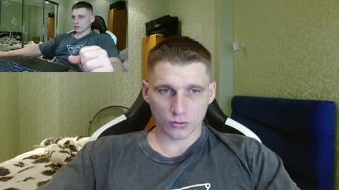 Snapshot of poliglotjoe chatting on January 19, 2025, 9:34 pm Poliglot online show from January 19, 2025, 9:34 pm
