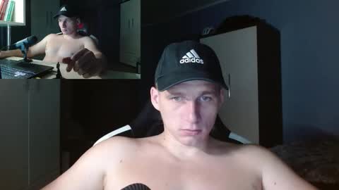 Snapshot of poliglotjoe chatting on September 19, 2025, 9:59 pm Poliglot online show from September 19, 2025, 9:59 pm