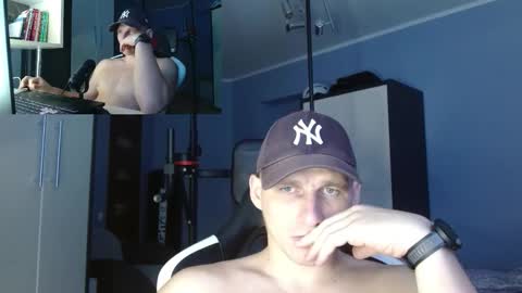 Snapshot of poliglotjoe chatting on October 2, 2025, 9:49 am Poliglot online show from October 2, 2025, 9:49 am