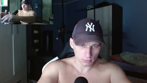 Snapshot of poliglotjoe chatting on October 15, 2025, 5:57 pm Poliglot online show from October 15, 2025, 5:57 pm