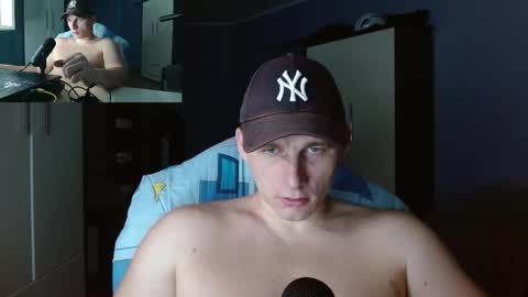 Snapshot of poliglotjoe chatting on October 26, 2025, 3:34 am Poliglot online show from October 26, 2025, 3:34 am