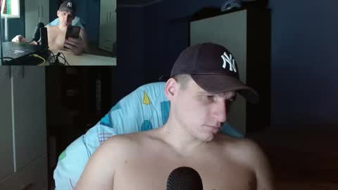 Snapshot of poliglotjoe chatting on October 26, 2025, 10:47 pm Poliglot online show from October 26, 2025, 10:47 pm