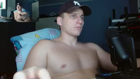 Snapshot of poliglotjoe chatting on October 29, 2025, 2:52 pm Poliglot online show from October 29, 2025, 2:52 pm