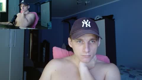 Snapshot of poliglotjoe chatting on November 2, 2025, 1:02 pm Poliglot online show from November 2, 2025, 1:02 pm