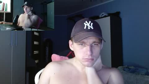 Snapshot of poliglotjoe chatting on November 6, 2025, 12:06 pm Poliglot online show from November 6, 2025, 12:06 pm