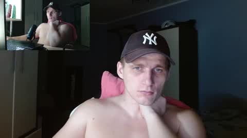 Snapshot of poliglotjoe chatting on November 7, 2025, 5:24 pm Poliglot online show from November 7, 2025, 5:24 pm