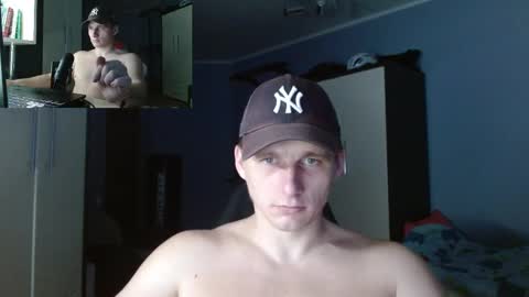 Snapshot of poliglotjoe chatting on November 8, 2025, 1:55 pm Poliglot online show from November 8, 2025, 1:55 pm