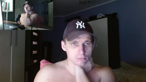 Snapshot of poliglotjoe chatting on November 9, 2025, 4:38 pm Poliglot online show from November 9, 2025, 4:38 pm