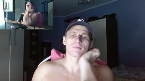 Snapshot of poliglotjoe chatting on November 10, 2025, 9:58 pm Poliglot online show from November 10, 2025, 9:58 pm