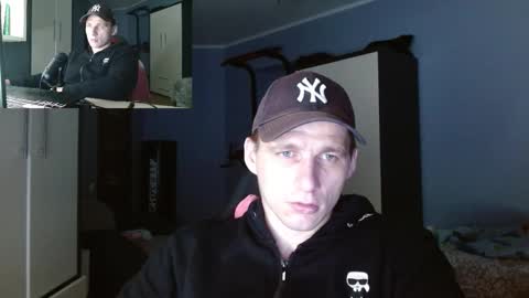 Snapshot of poliglotjoe chatting on November 12, 2025, 2:12 am Poliglot online show from November 12, 2025, 2:12 am