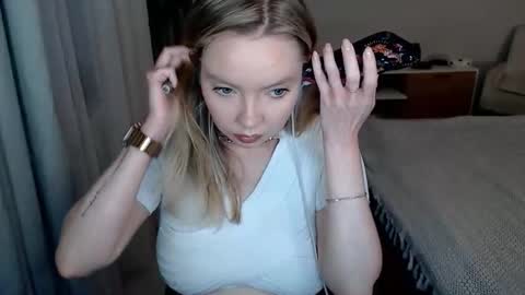 Snapshot of polinajones chatting on June 9, 2026, 5:46 pm PolinaJones online show from June 9, 2026, 5:46 pm