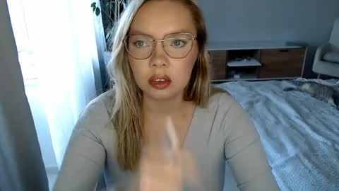 Snapshot of polinajones chatting on June 24, 2026, 2:49 pm PolinaJones online show from June 24, 2026, 2:49 pm