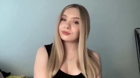 polishangel222 online show from April 23, 2026, 3:25 pm